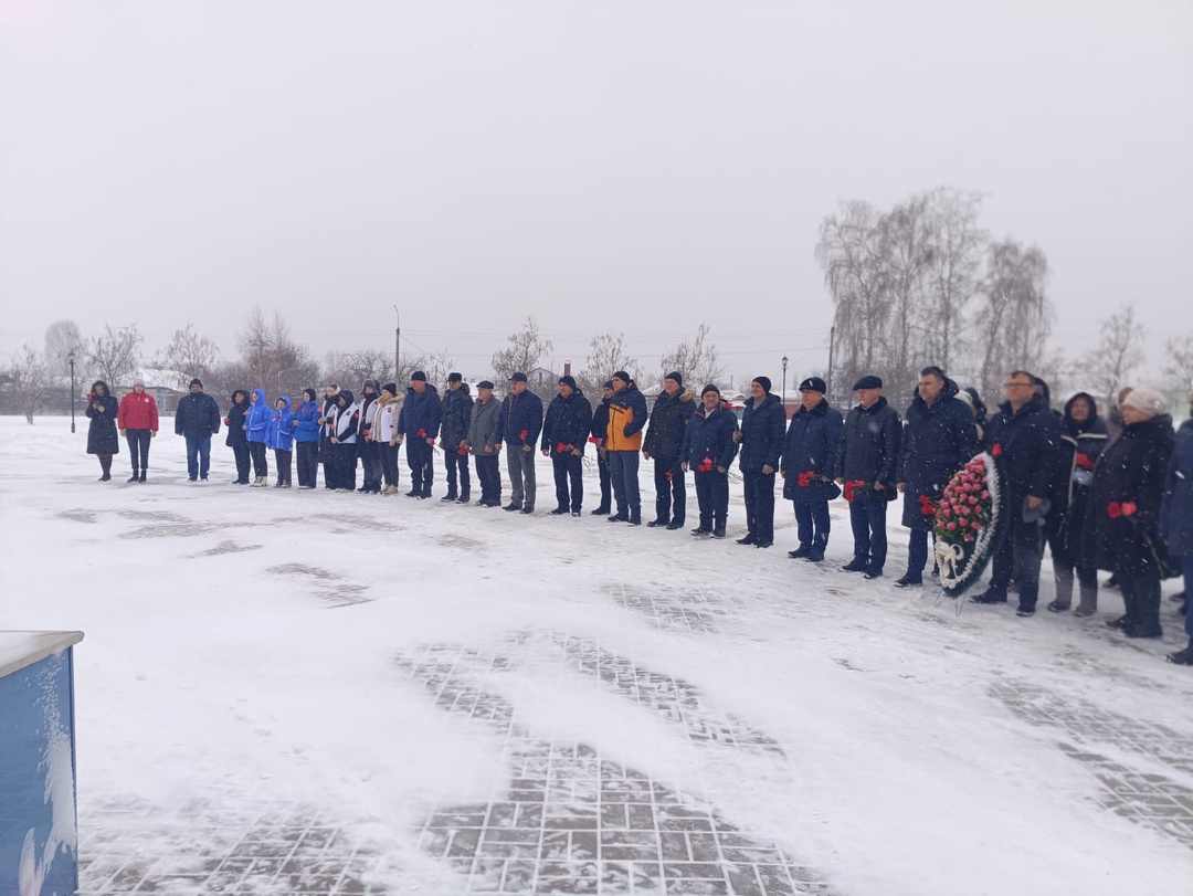 15 февраля в районном центре у Мемориала воинам, павшим в годы Великой Отечественной войны, состоялся митинг.