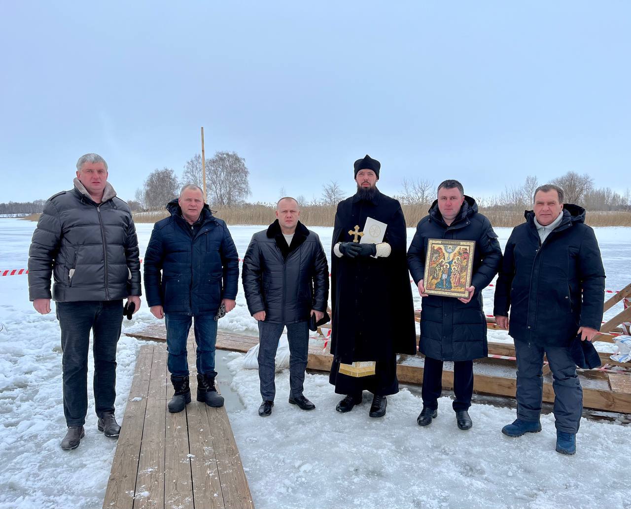 Сегодня, в Крещенский сочельник, были освящены купели в селах Терновка и Козловка. .