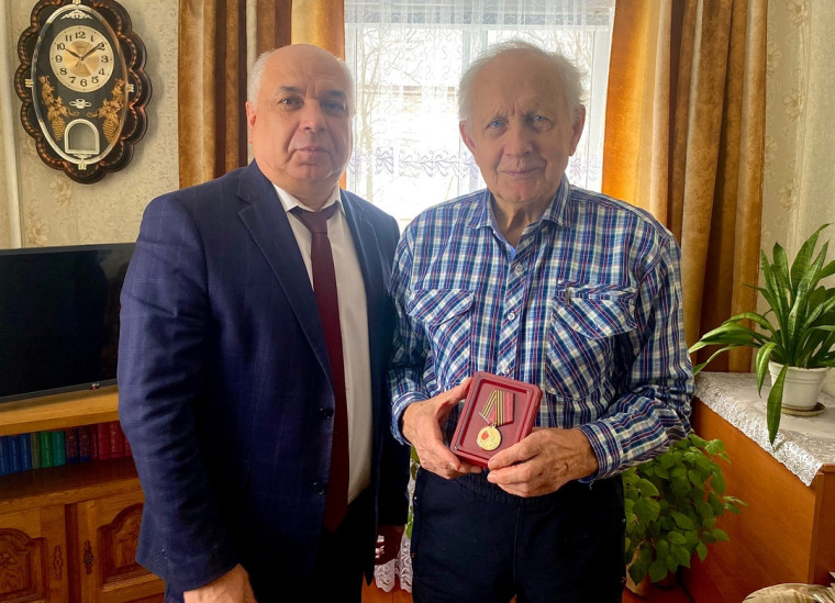 В этом году наша страна отмечает 80-летие Великой Победы.. В этом году наша страна отмечает 80-летие Великой Победы..