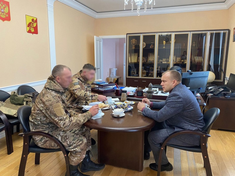 Павел Чибисов встретился с бойцами спецоперации. Павел Чибисов встретился с бойцами спецоперации.