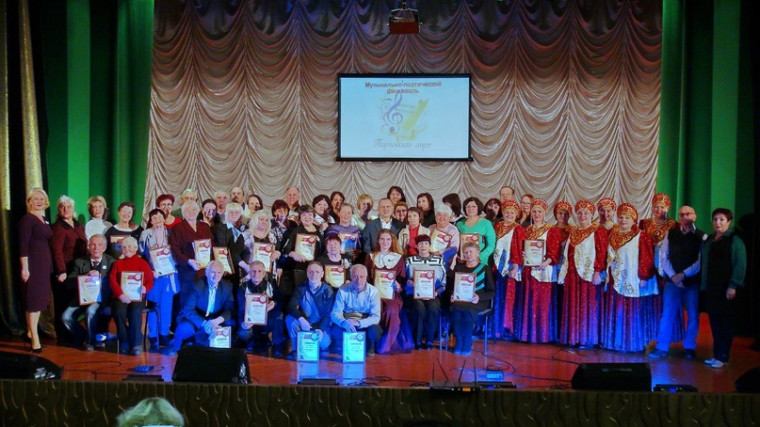 18 ноября прошел III-й межрайонный музыкально-поэтический фестиваль "ТЕРНОВСКАЯ ЛИРА", собравший на Терновской земле ценителей искусства со всех уголков Воронежской и Тамбовской областей.. 18 ноября прошел III-й межрайонный музыкально-поэтический фестиваль "ТЕРНОВСКАЯ ЛИРА", собравший на Терновской земле ценителей искусства со всех уголков Воронежской и Тамбовской областей..