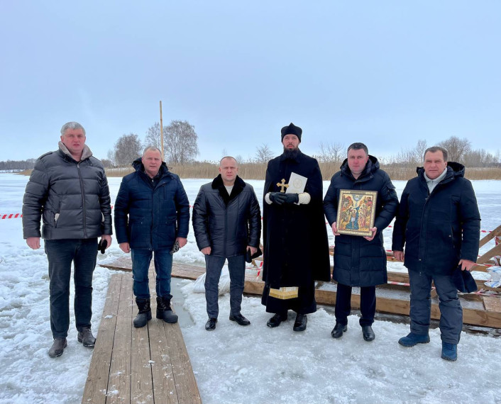 Сегодня, в Крещенский сочельник, были освящены купели в селах Терновка и Козловка. . Сегодня, в Крещенский сочельник, были освящены купели в селах Терновка и Козловка. .