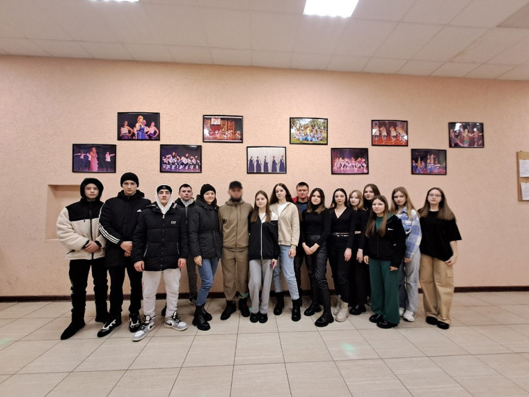 3 февраля в Козловском сельском Доме культуры состоялась встреча молодёжи с земляком, участником специальной военной операции- Дмитрием А.. 3 февраля в Козловском сельском Доме культуры состоялась встреча молодёжи с земляком, участником специальной военной операции- Дмитрием А..