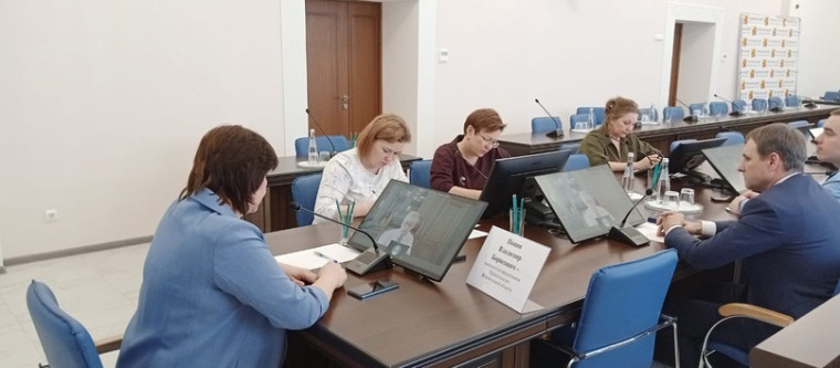 13 февраля в общественной приемной Губернатора Воронежской области провел личный прием граждан в режиме ВКС заместитель председателя Правительства Воронежской области Попов Владимир Борисович.. 13 февраля в общественной приемной Губернатора Воронежской области провел личный прием граждан в режиме ВКС заместитель председателя Правительства Воронежской области Попов Владимир Борисович..