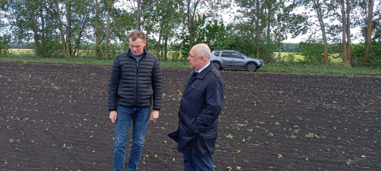 8 мая глава администрации Михаил Брагин посетил сельхозтоваропроизводителей.